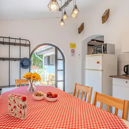 Safranyliget Vendeghaz Apartment Hollad