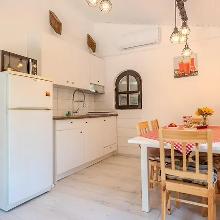 Safranyliget Vendeghaz Apartment Hollad
